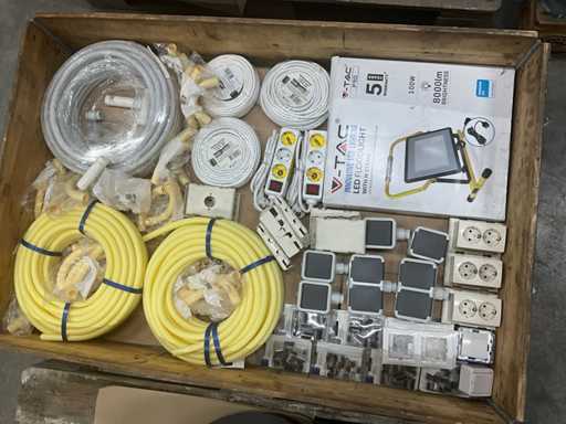 Partij diverse elektrtoebehoren