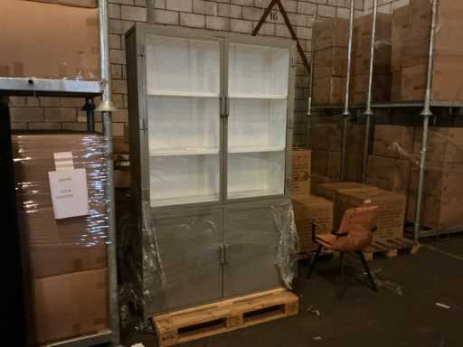 Gigameubel Display cabinet
