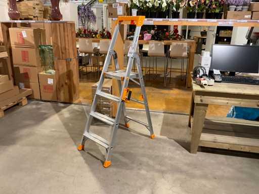 Manutan A127128 Ladder en trap