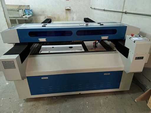 180W 1325 Laser CO2 pour gravure et découpe Laser CO2 1300*2500mm