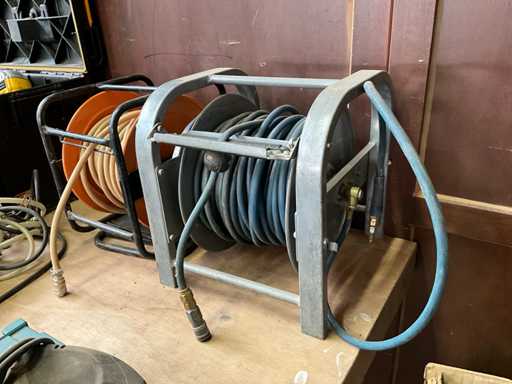 Makita 4340FCT Persluchthaspel en verdeelblok (2x)