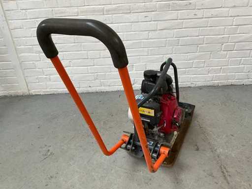 Kompaktowarka płyt Belle LC3228 z 2015 roku