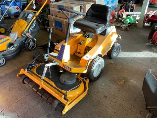 Ma?ini de tuns iarba Stiga Villa 11.5