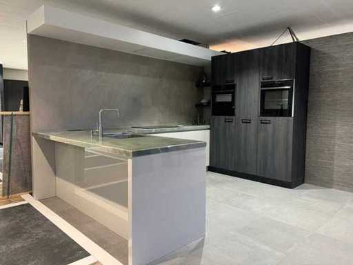 (Showroom) kitchens and appliances