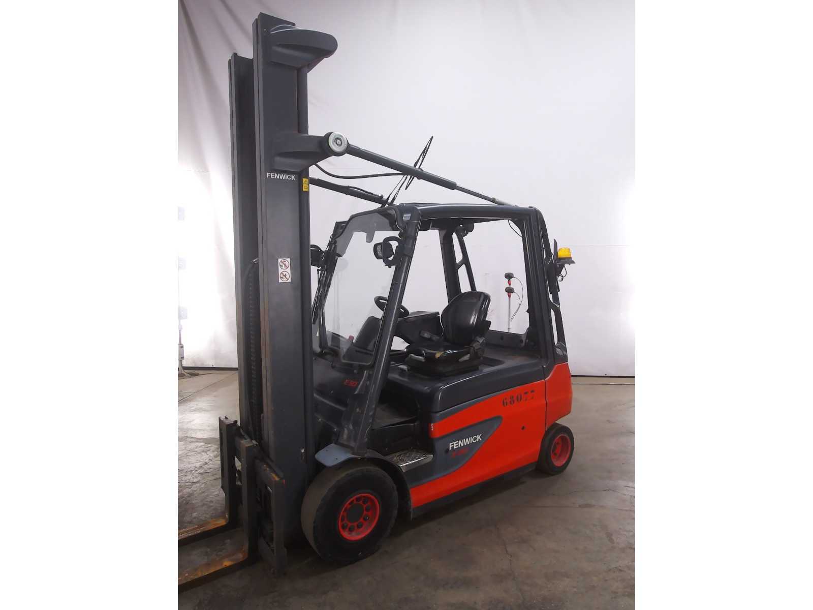 LINDE E30L-01 Forklift