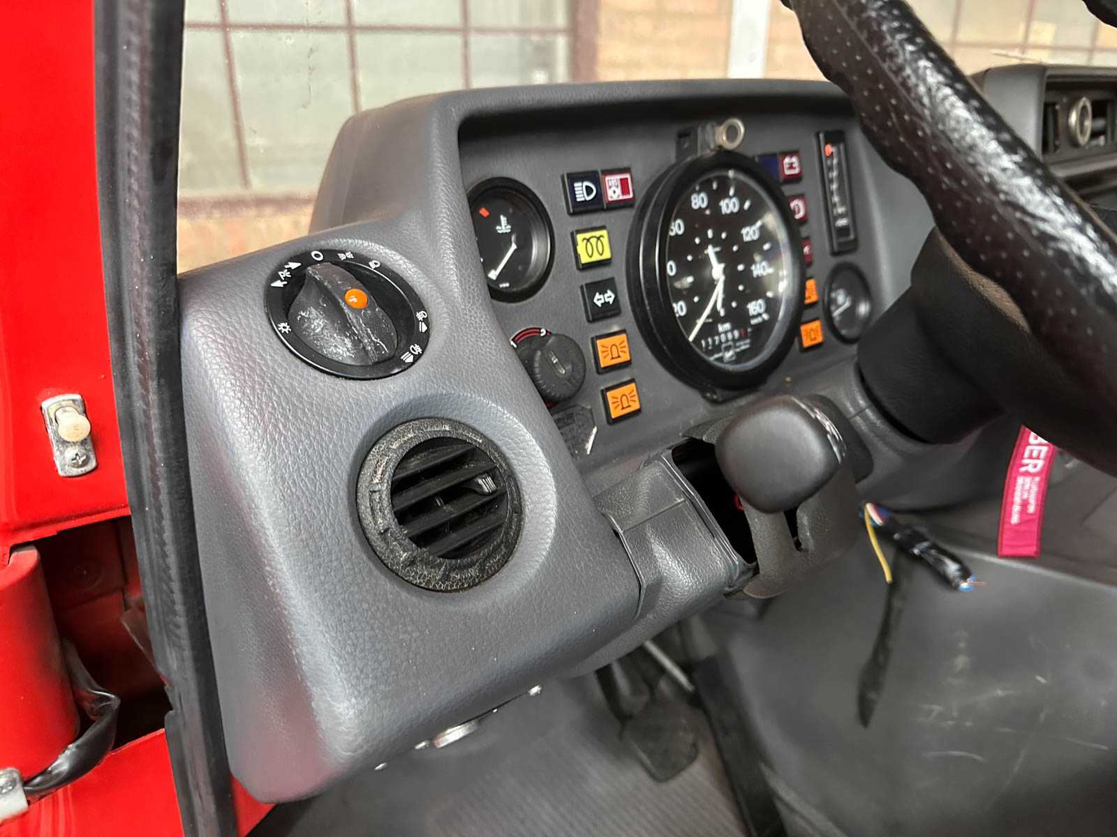 Mercedes-Benz Van 310D High G.V.W. Long/Low 95 PS 1994, V-76-NGP