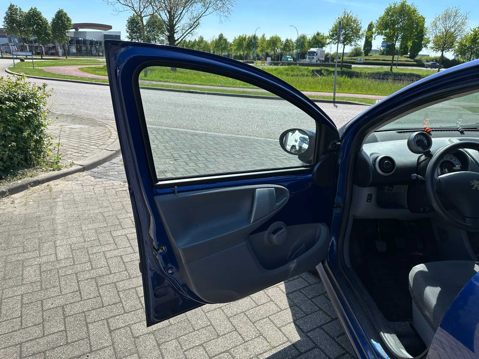 Peugeot 107 1.0-12V XR 68hp 2006, 1-SVR-93