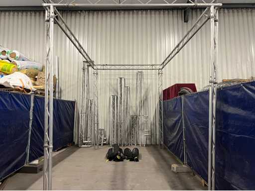 Stand entièrement modulaire avec tissus