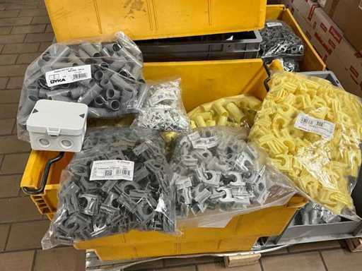 Lotto di fissaggi elettrici