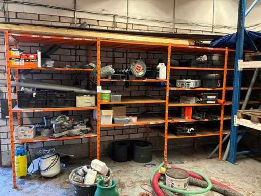 Divers aannemersmateriaal