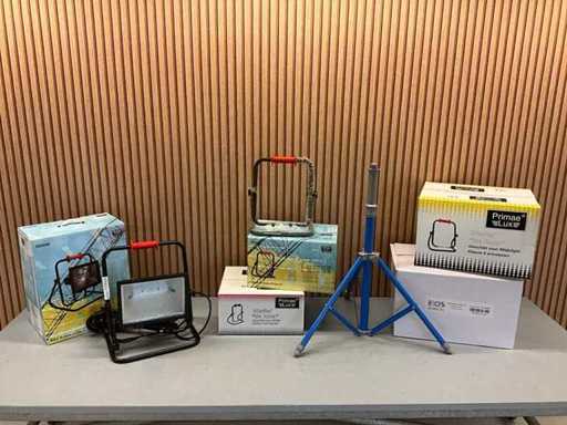 "Ungenutzte" 16x Palettenwald-Bauleuchten und Stative