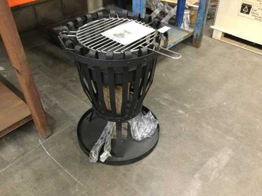 Landmann – Feuerstelle mit Grillgitter und Bodenplatte