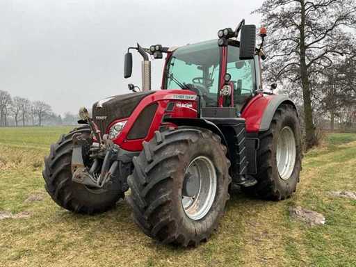 2013 Fendt 724 Vario All-wheel drive agricultural tractor