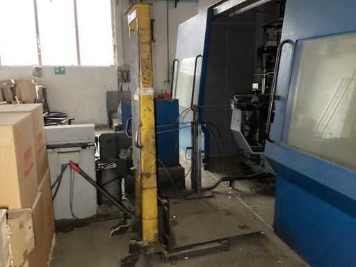 ORMIC Manual workshop lift