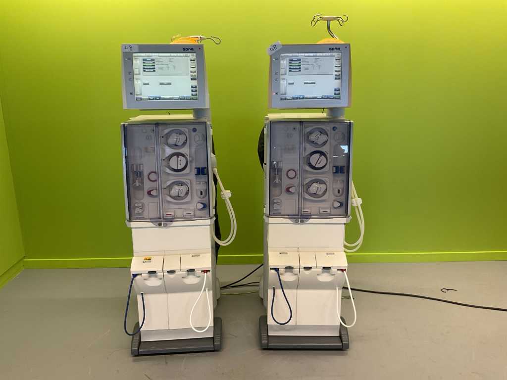 Fresenius Medical Care 5008 Dialysis Equipment (2x)