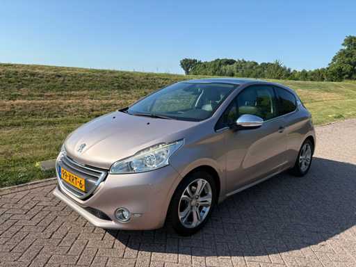 Peugeot 208 1.4 VTi Allure, 99-XRT-6
