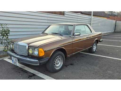 MERCEDES BENZ - W123 Coupe 3.0 - Car - 1982