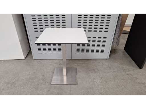 Pedrali – Kantinentisch