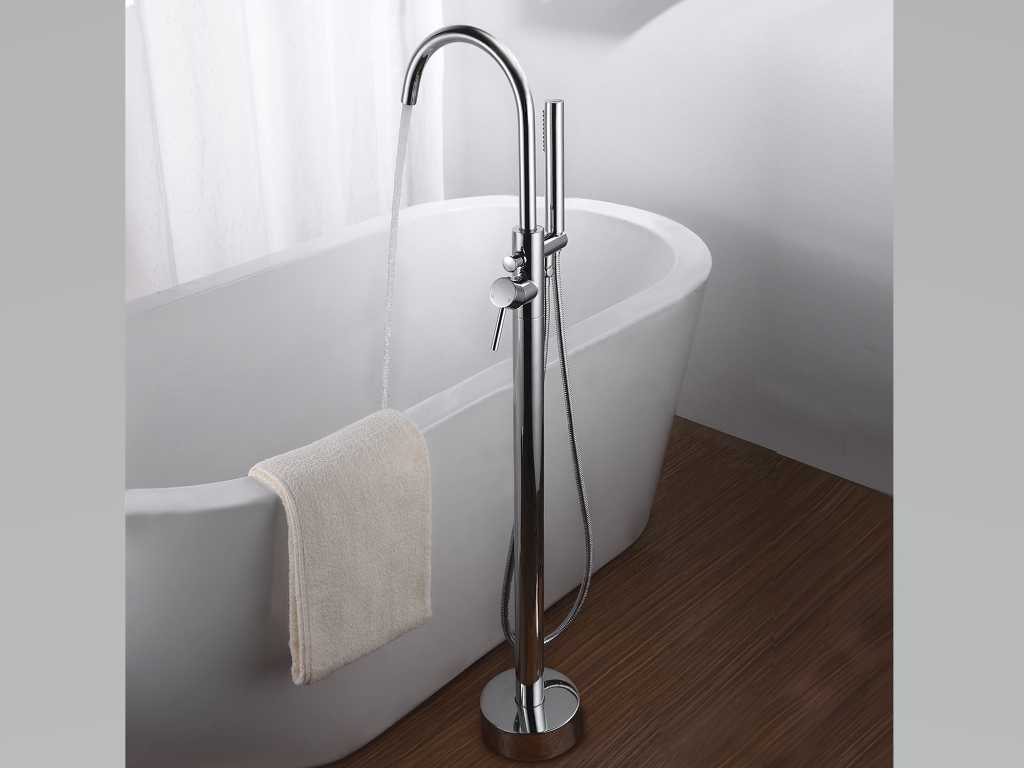 Freestanding Bathtub Faucet - Chrome