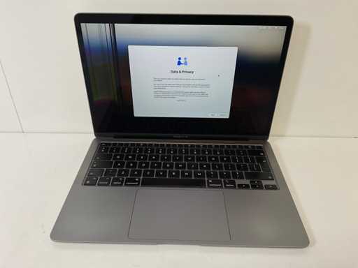 Apple MacBook Air 13”, Apple M1, 8 GB RAM, 256 GB NVMe Laptop