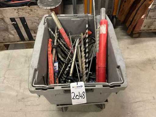 Multe dălți și bormașini