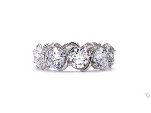 Platin-Ewigkeitsring mit 5,03 ct. Diamant