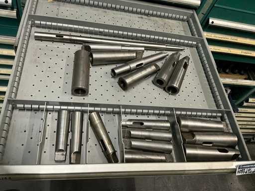 Molte estensioni a cono / bustine per codice Morse