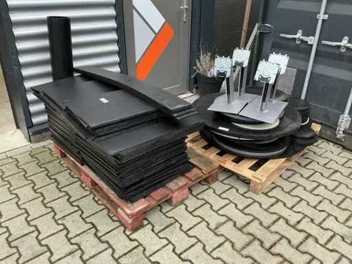 Materiale in lastra PE su 2 pallet