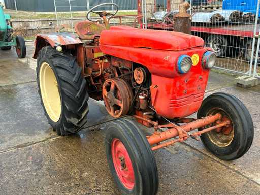 SFMA - Vierzon Super 204 - Oldtimer tractor
