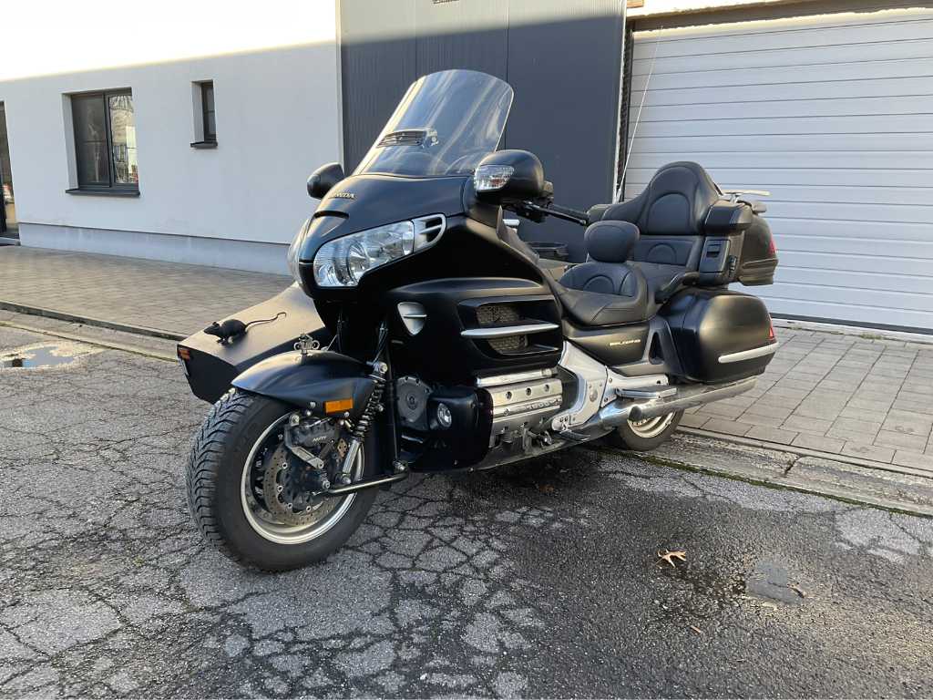 Honda goldwing 1800 best sale olx