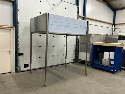 Extractor hood on stainless steel tripod