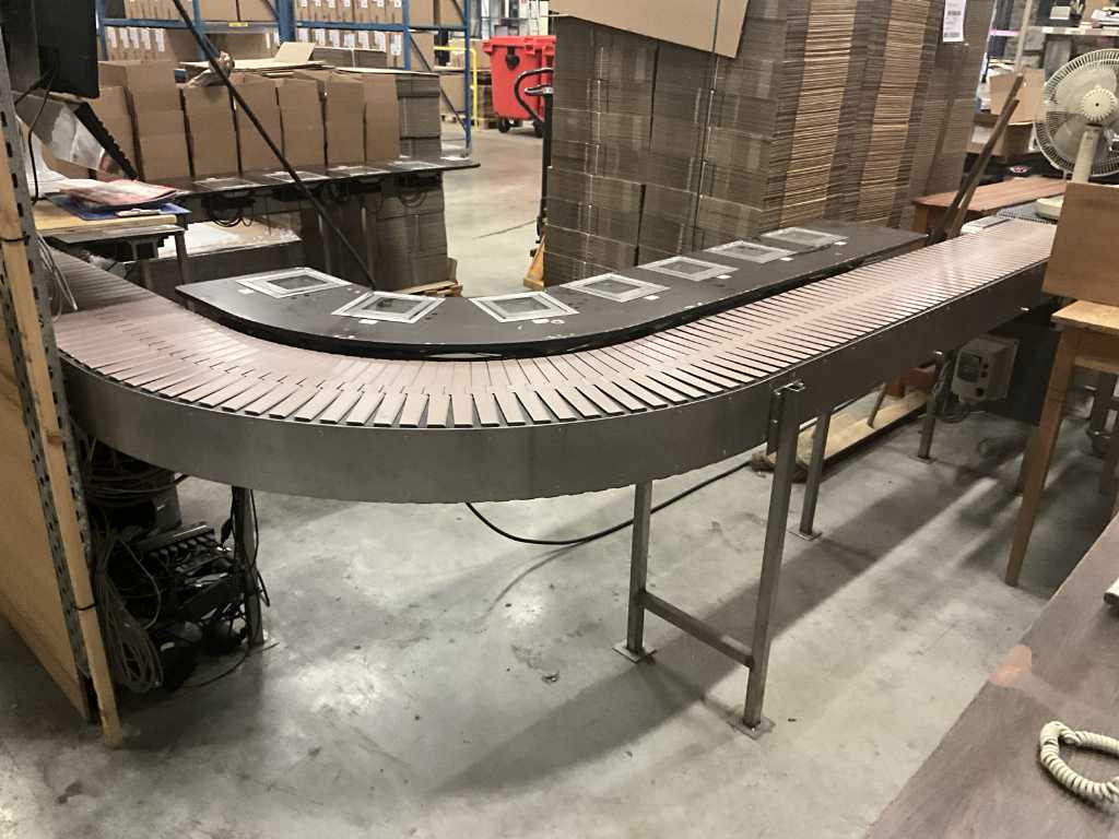 U-shaped conveyor belt with 14 scan points