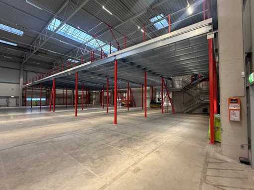 Mezzanine of 363m2 - 500kg/M2 - Like new - 2020 - 