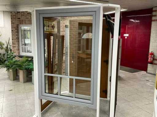 Plastikowe okno obrotowe/pochylane