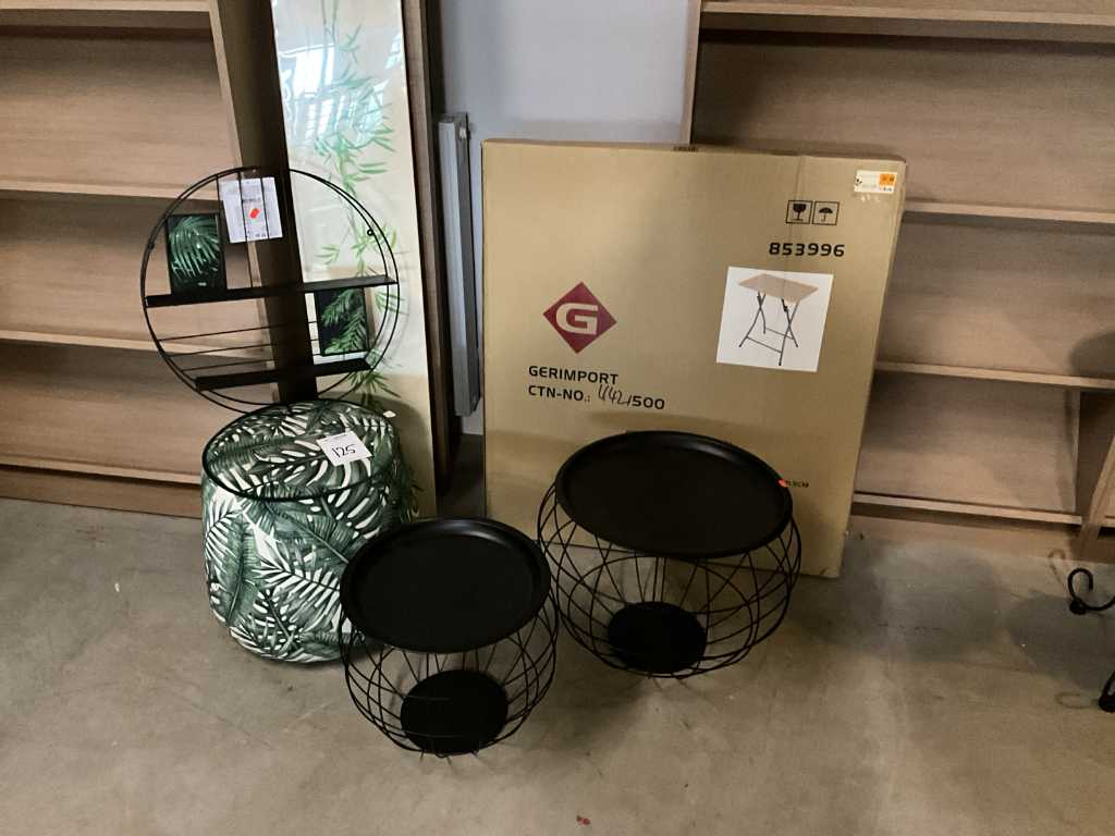 Various side tables and 2 wall decorations (6x)