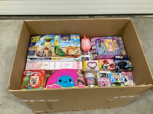 Les jouets incluent Lego, Star Wars et Pokémon