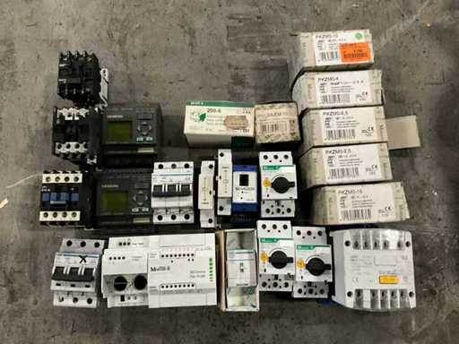 Lotto di apparecchiature e accessori