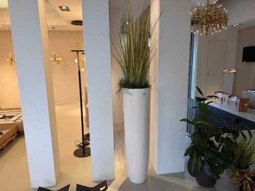 Kunstpflanze im hohen Topf (2x)