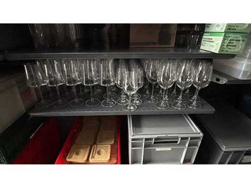 Diverse wijnglazen (60x)