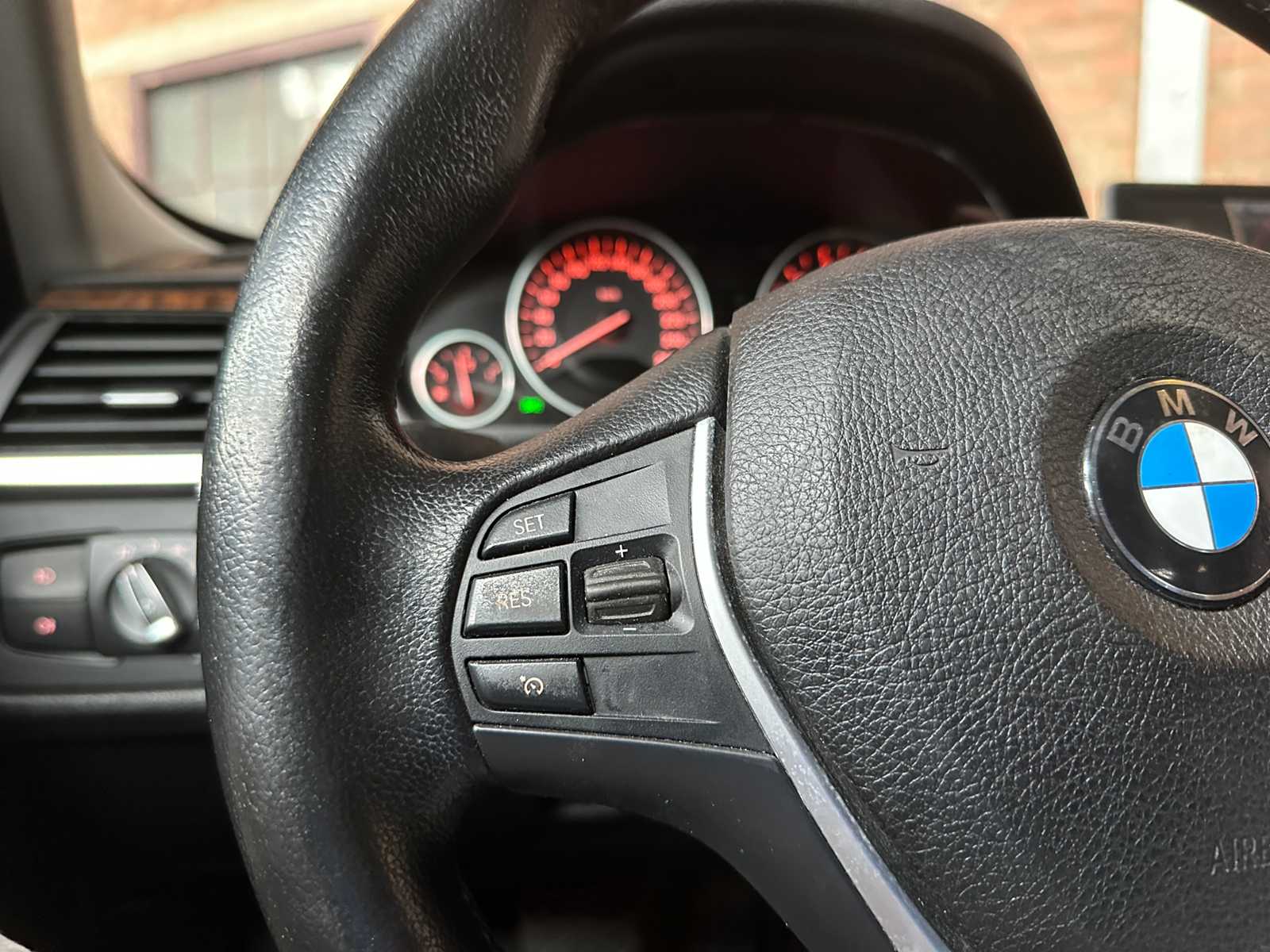 BMW 320i High Executive 184pk 2012 3-serie, 75-XGB-4