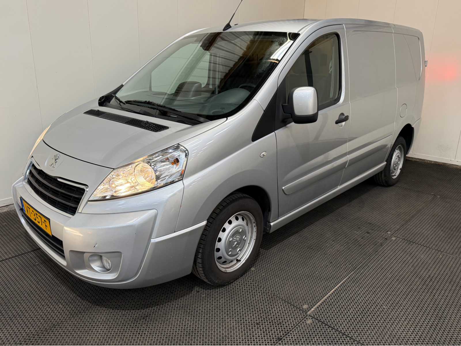 Peugeot – Expert – 3-seater – Commercial vehicle – 2016