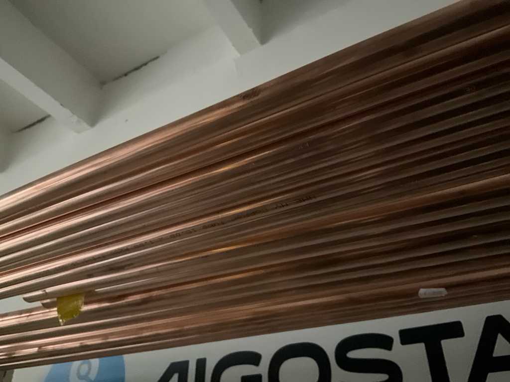Approx. 35 various copper tubes