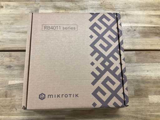Router Mikrotik RB4011 Series