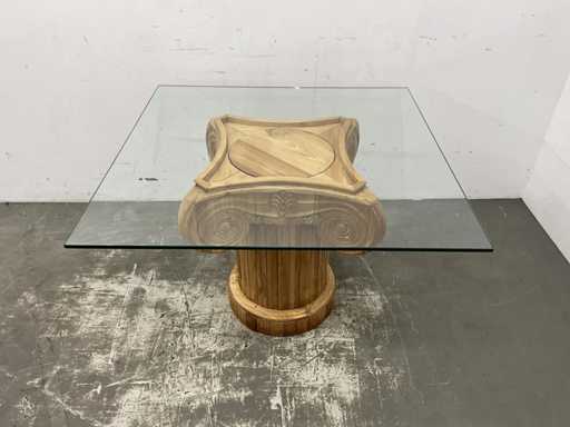 Table avec plateau en verre