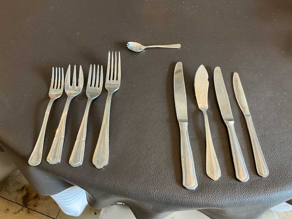 70x 9-piece cutlery