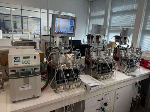 INFORS HT MULTIFORS 2 Parallel Benchtop Bioreactor