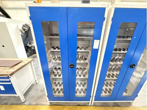   32 pcs HSK-A63 Tool Holders with Tools