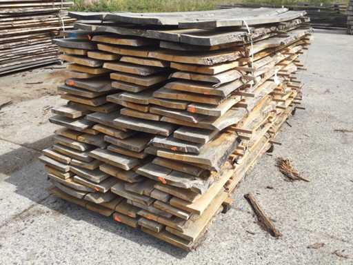 Eichendachbretter oder vertikale Dielen