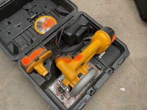 Macchina per seghe circolari DeWalt DW936