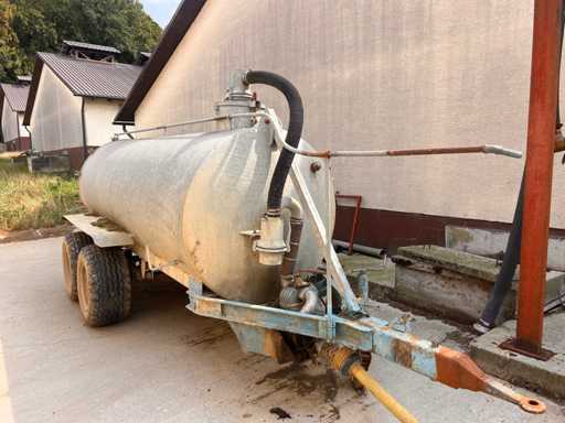 Rimorchio cisterna per liquami